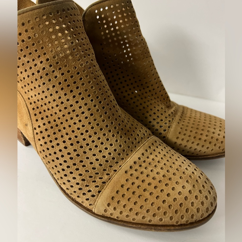 Sam Edelman- Tan ankle boots, flip cuff, Size:7-1/2, Pre-Owned